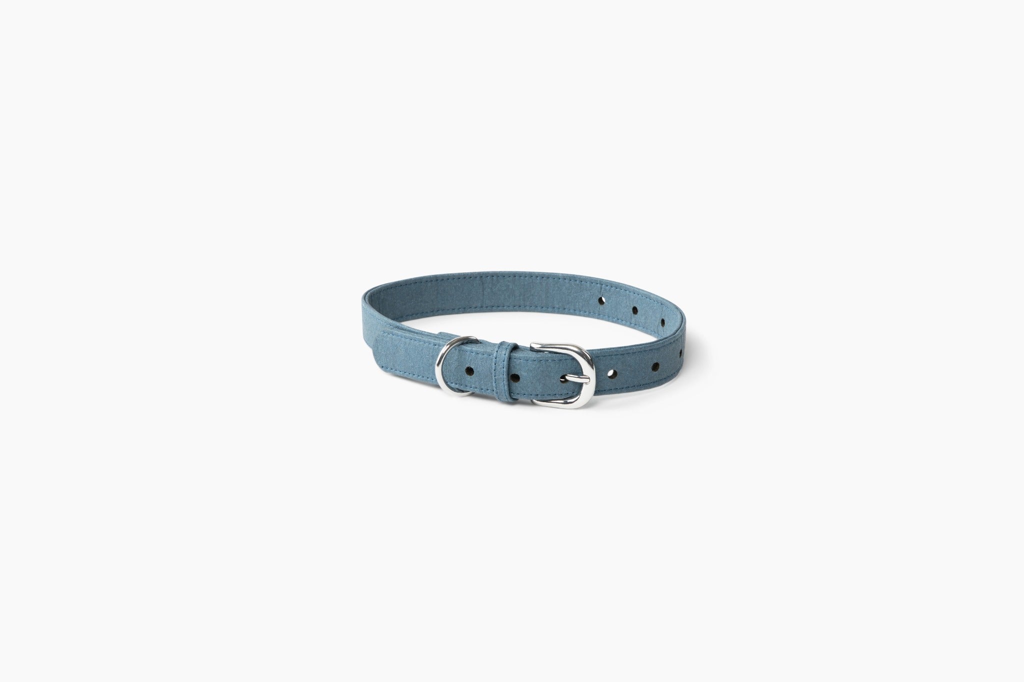 Blue Piñya dog collar with silver hardware